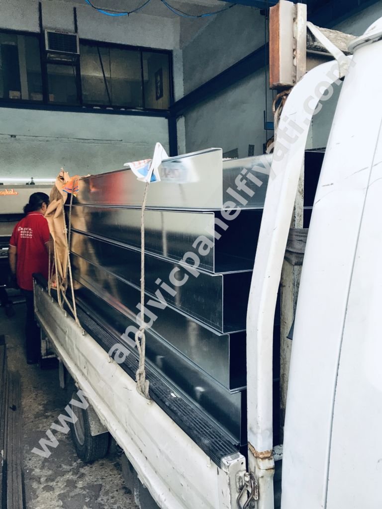 galvaniz dere büküm 4 Özel büküm yağmur oluğu - Galvaniz dere özel büküm - 70'lik - 100'lük pimaş çıkışı verilkebilen; yağmur oluğu çatıya kaynak yapılıyor.